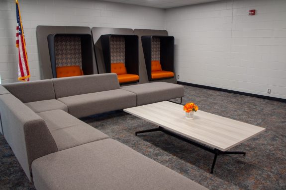 Clio Middle School - Media Center
